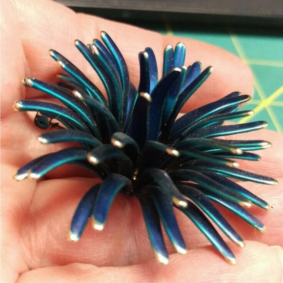Spiny Starburst Metallic Blue with Gold Tip Brooch Pin - Picture 5 of 8